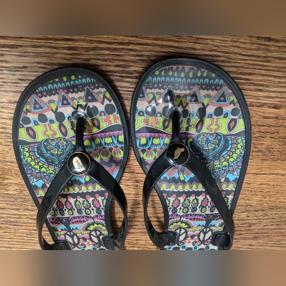 Like New Flip Flops, Size 7 - Picture 8 of 9